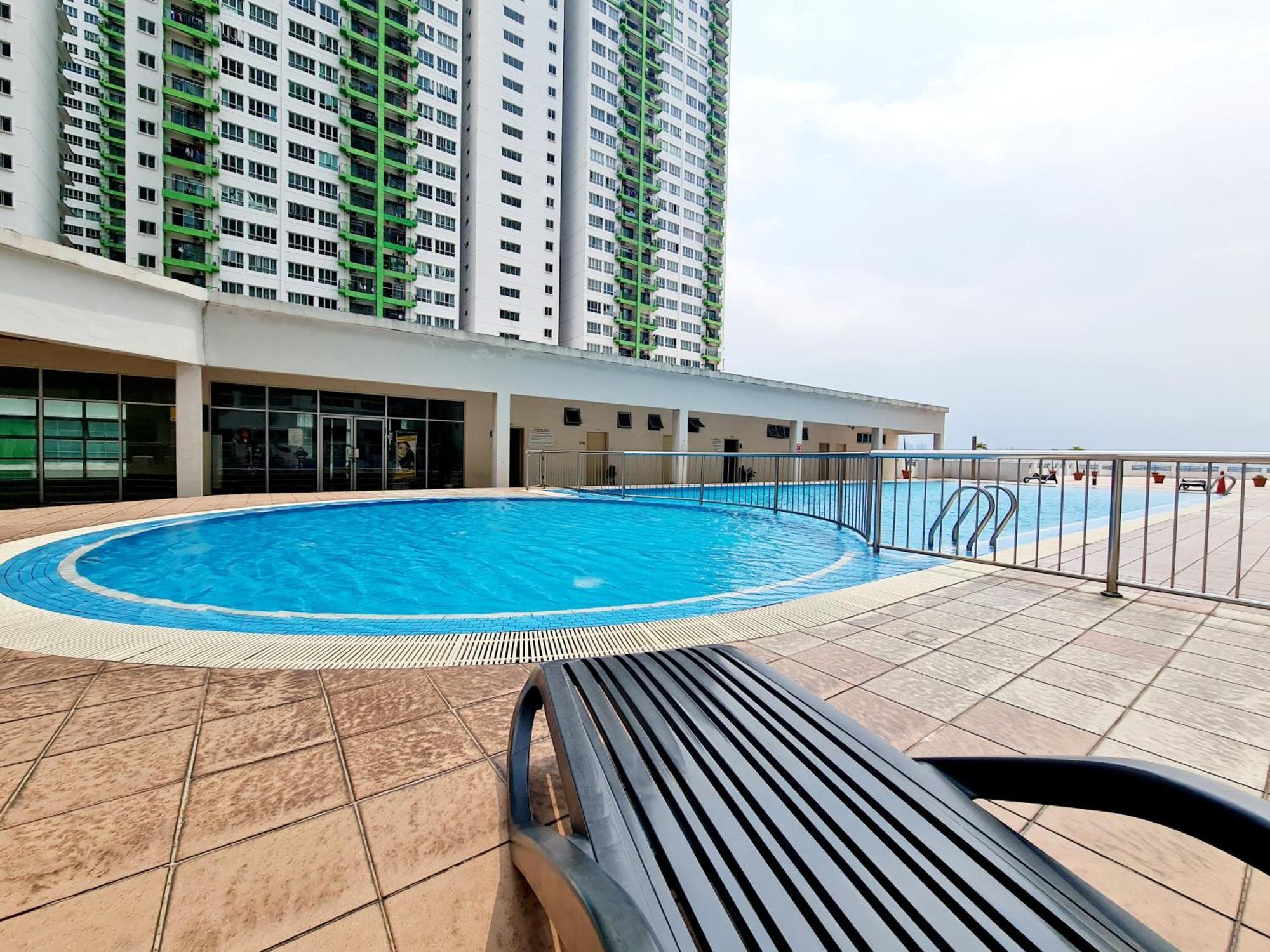 8 Guest 3 Oug A1 Old Klang Bkt Jalil Pavilion Stadium Mid Valley Bangsar Puchong Ioi * Kuala Lumpur